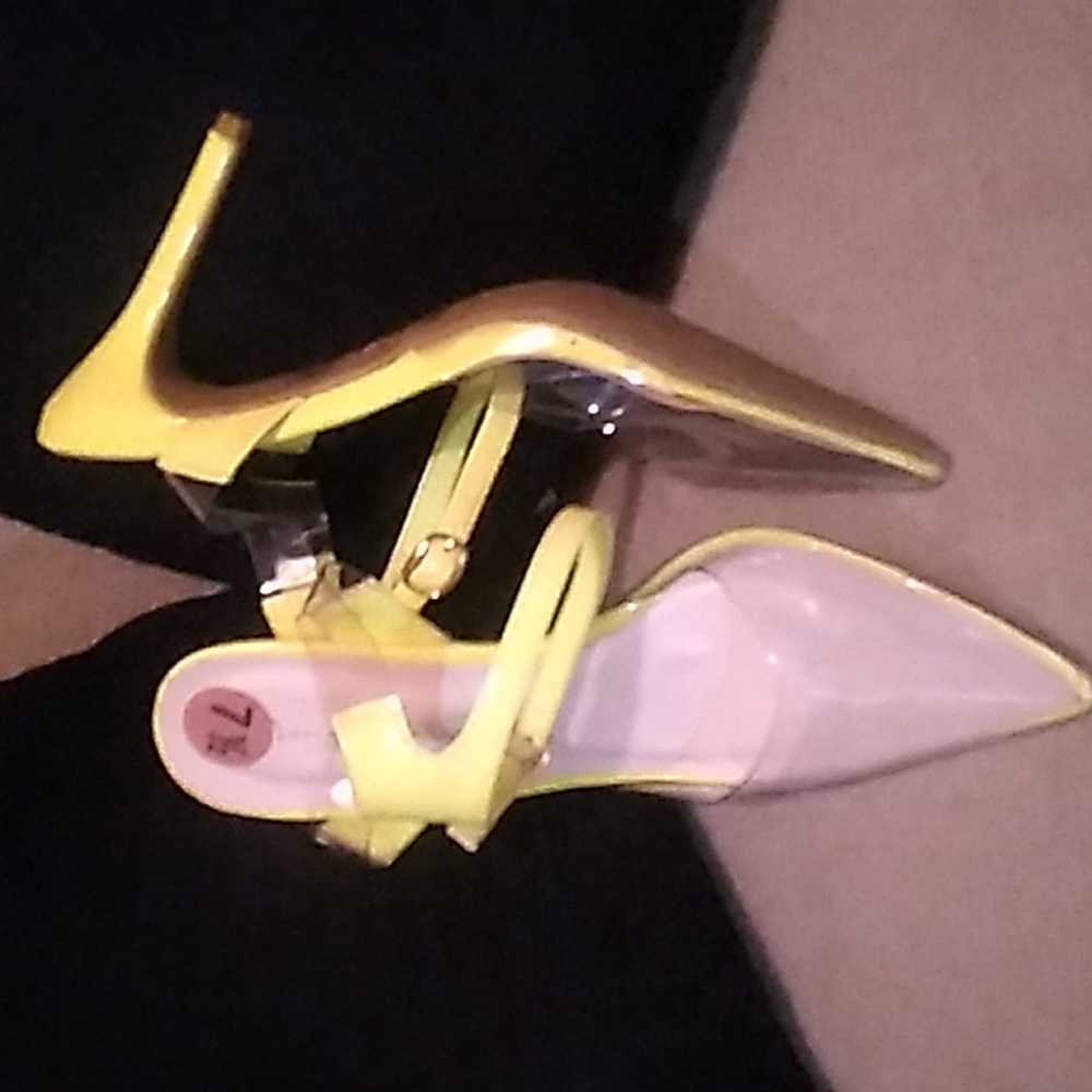 Shoes - Picture 2 of 3